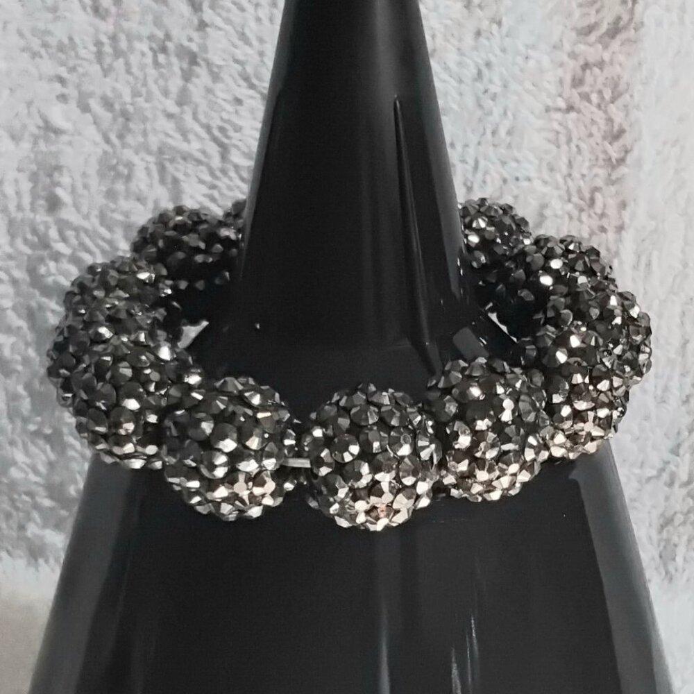 3/$20 7" Beautiful Clear Cluster Stretchy Bracelet Quality Costume Jewelry!!